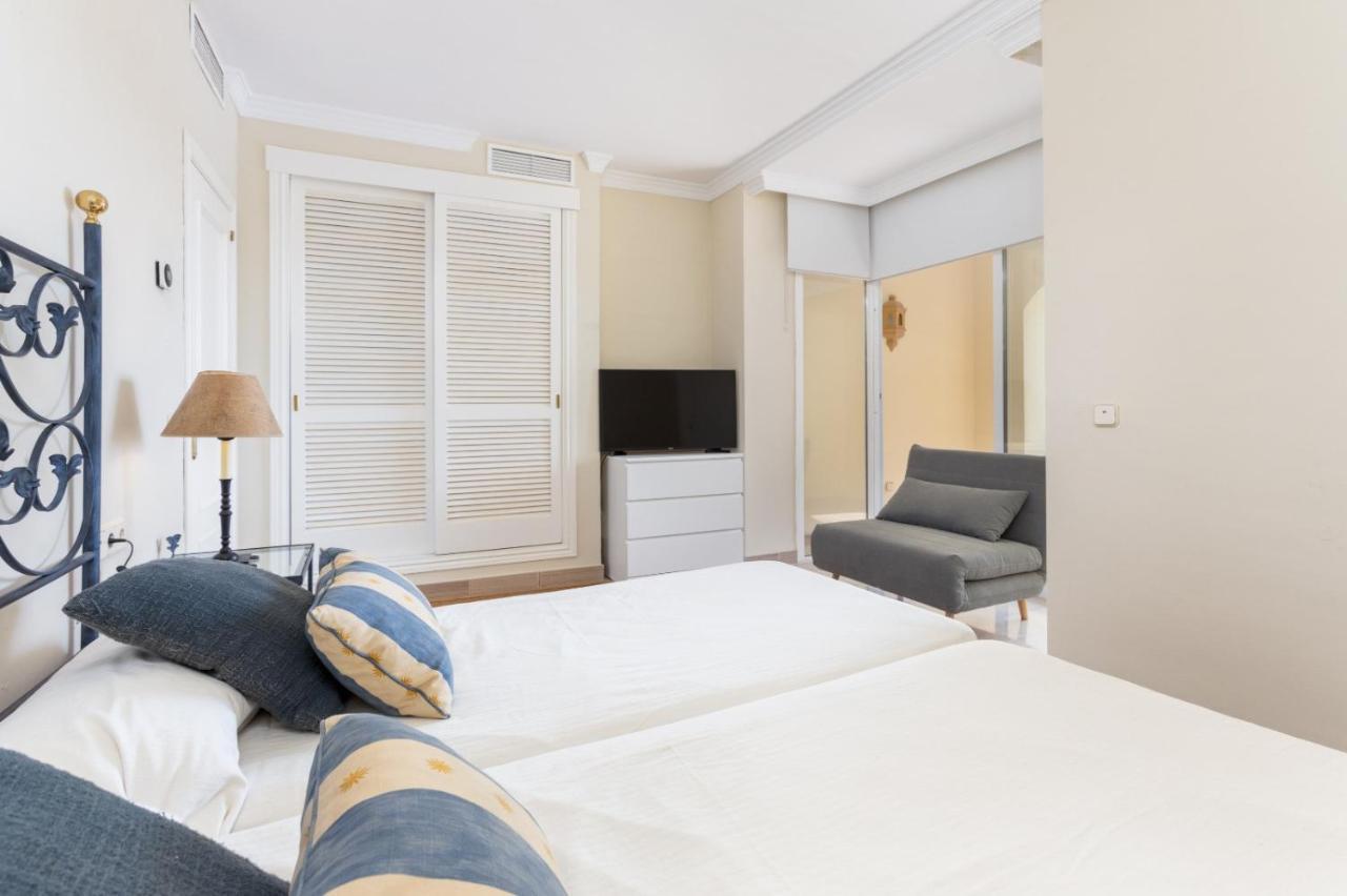 Homeforguest Front Line Beach Apartment In Hacienda Playa Марбелья Экстерьер фото