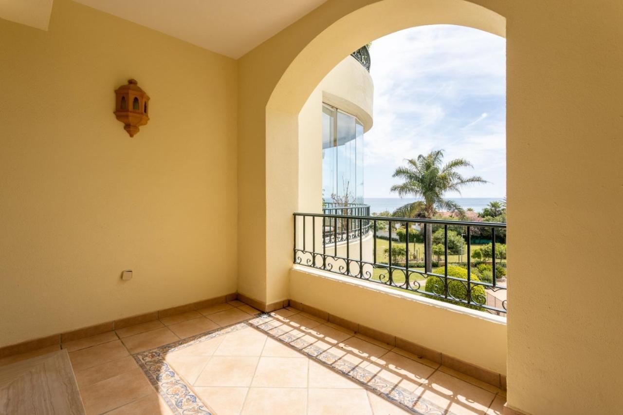 Homeforguest Front Line Beach Apartment In Hacienda Playa Марбелья Экстерьер фото