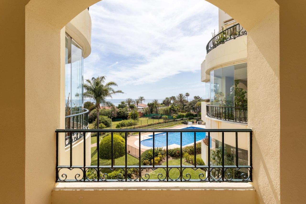 Homeforguest Front Line Beach Apartment In Hacienda Playa Марбелья Экстерьер фото
